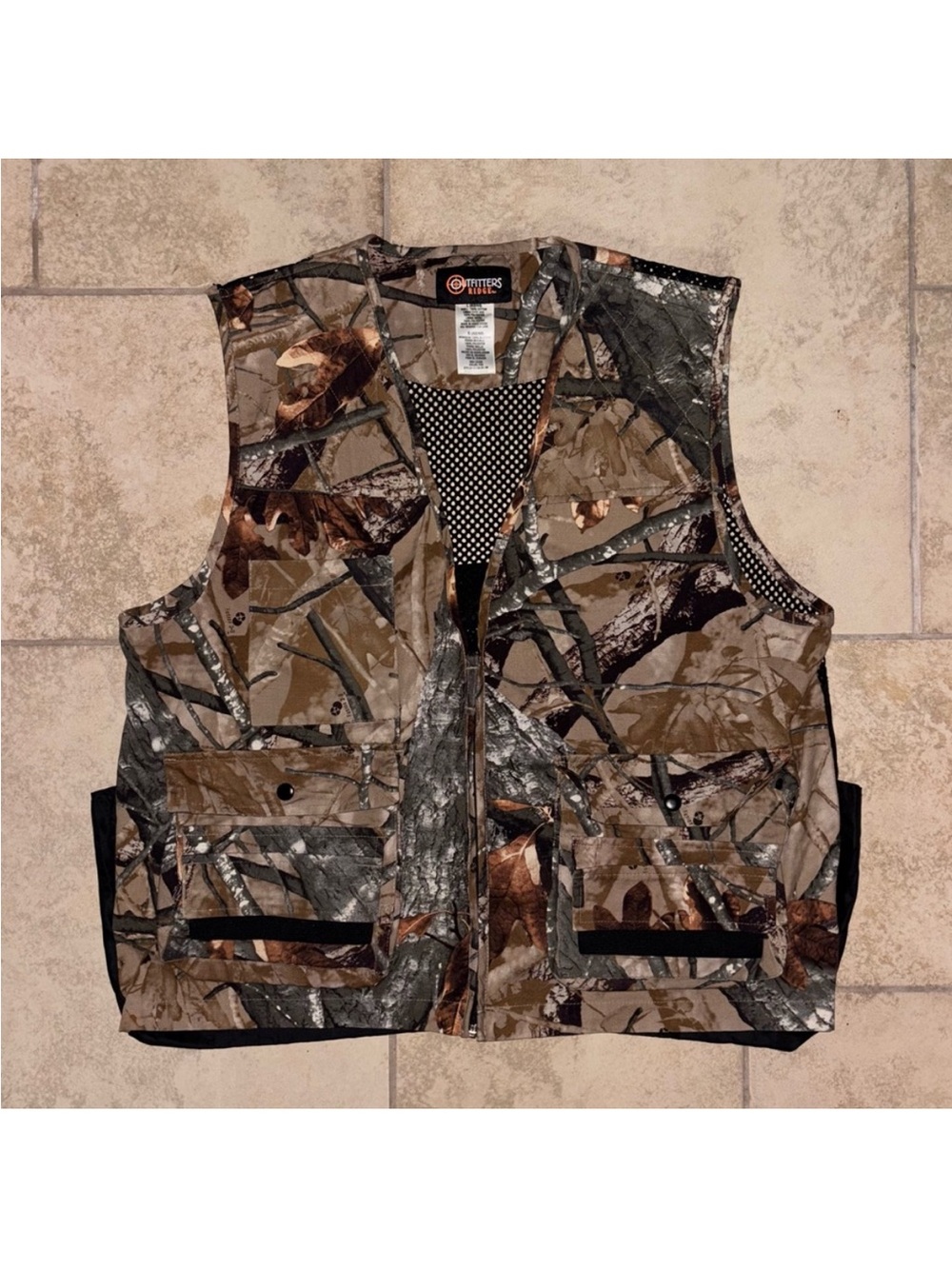Outfitter’s Ridge ~ Camo Hunting Vest w/ Pockets & Back Storage Flap Size Large